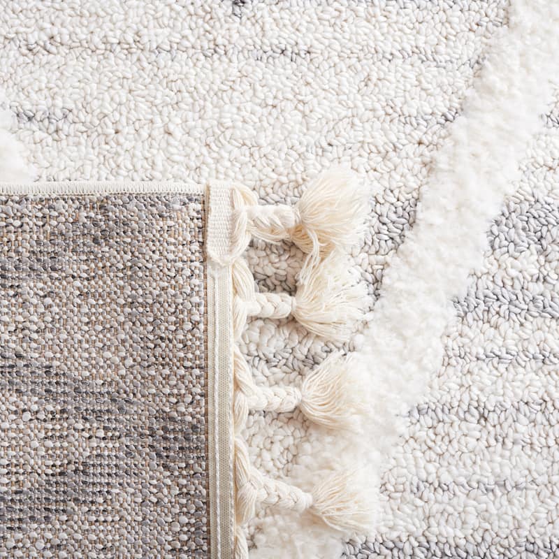 SAFAVIEH Moroccan Tassel Shag Massouma 2-inch Thick Rug