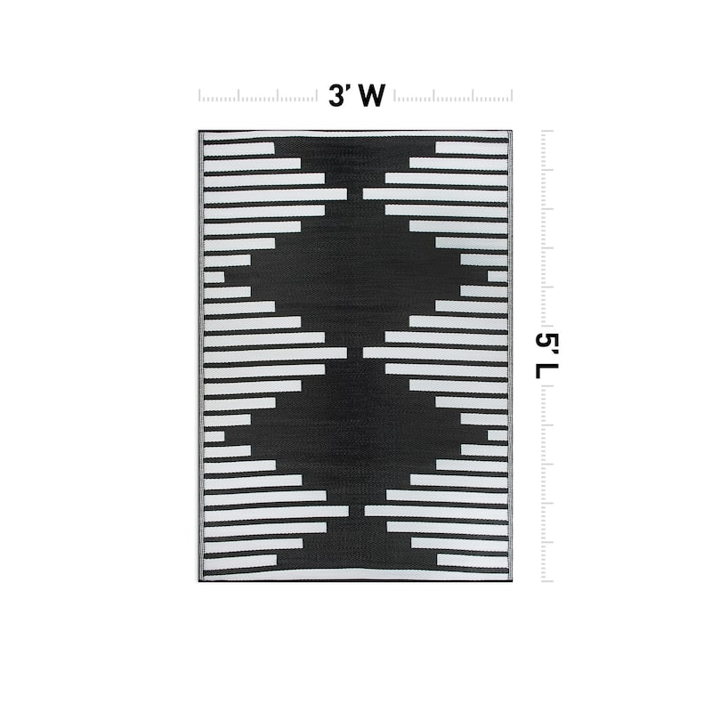 World Rug Gallery Bohemian Stripe Diamond Reversible Recycled Plastic Outdoor Rugs