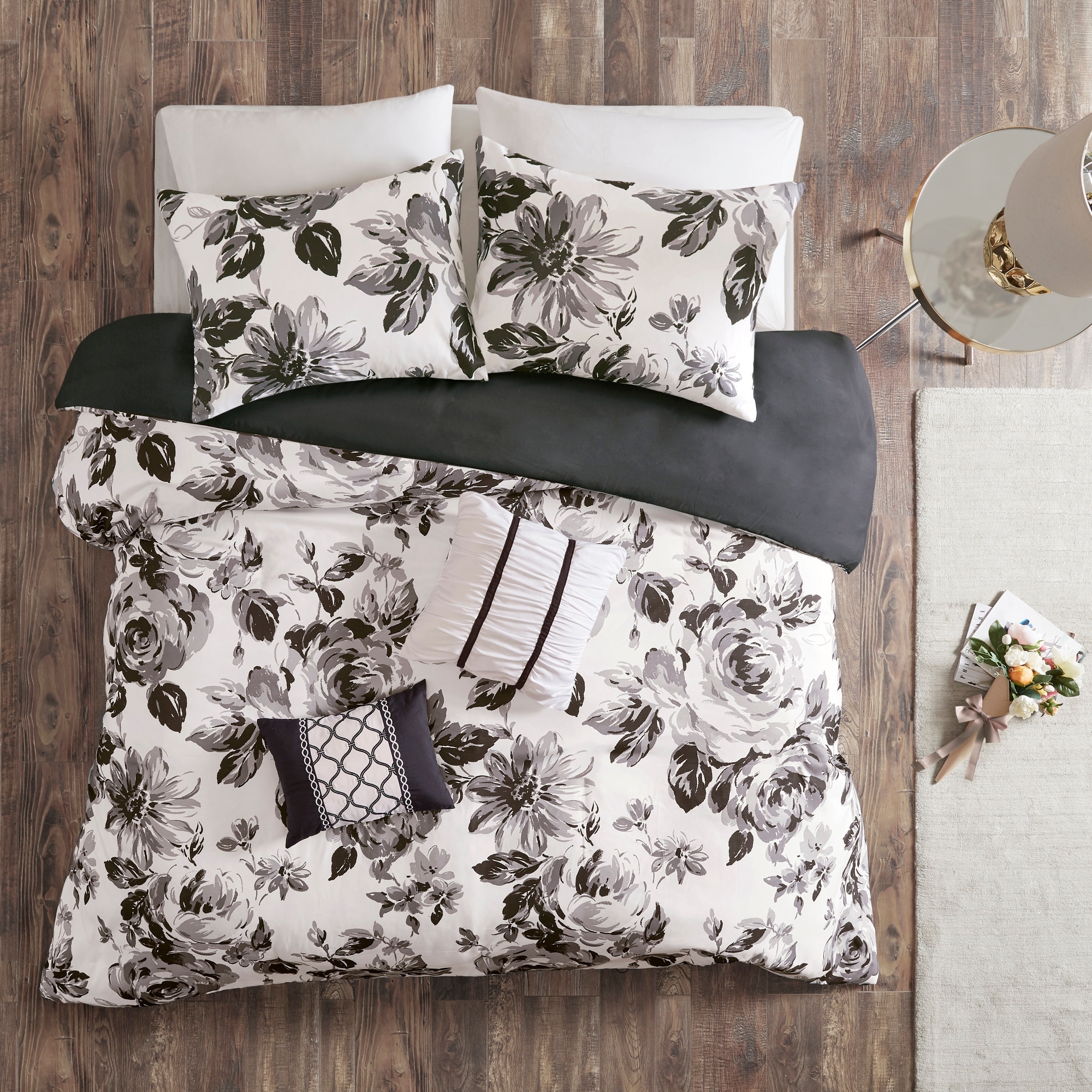 Intelligent Design Renee Black White Floral Print Duvet Cover Set Overstock 24074917