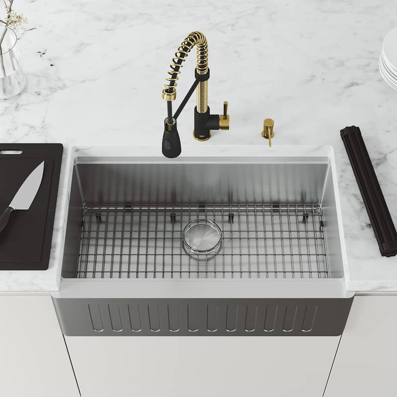 VIGO Brant 19" H Single Handle Pull-Down Sprayer Kitchen Faucet