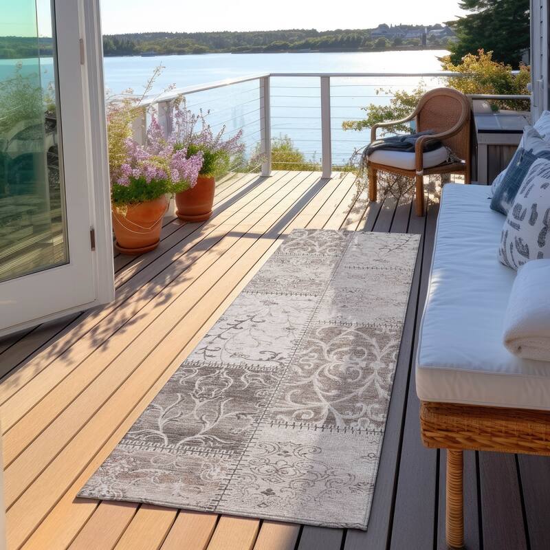 Machine Washable Indoor/ Outdoor Traditional Patchwork Chantille Rug
