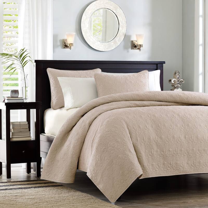 Madison Park Mansfield Reversible Quilt Set