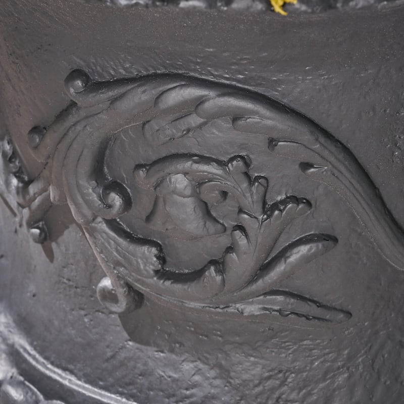 Handmade Chalice Planter Botanical Details drainage hole and stopper