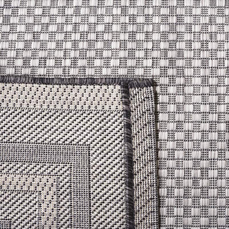 SAFAVIEH Courtyard Vickie Indoor/ Outdoor Waterproof Patio Backyard Rug