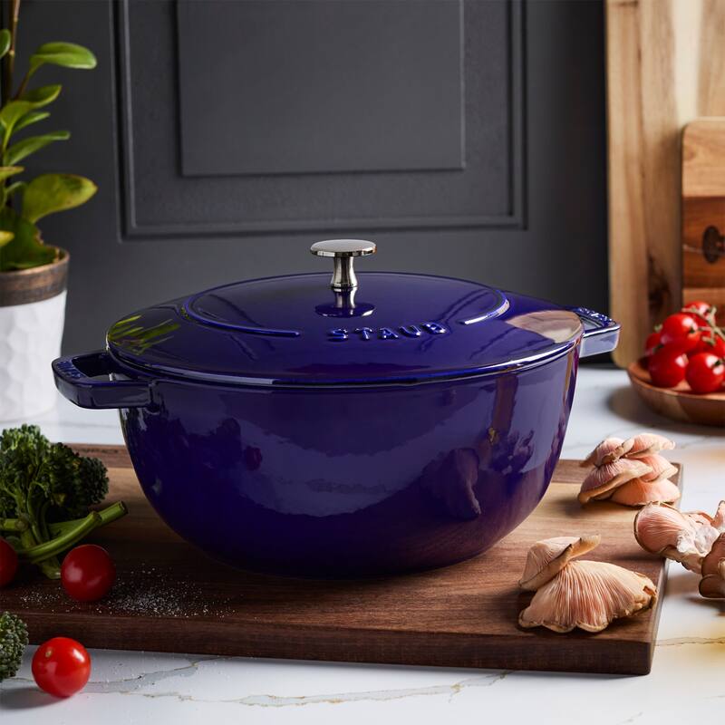 Staub Cast Iron Essential French Oven, Dutch Oven, 5-quart, serves 5-6, Made in France - 5-qt