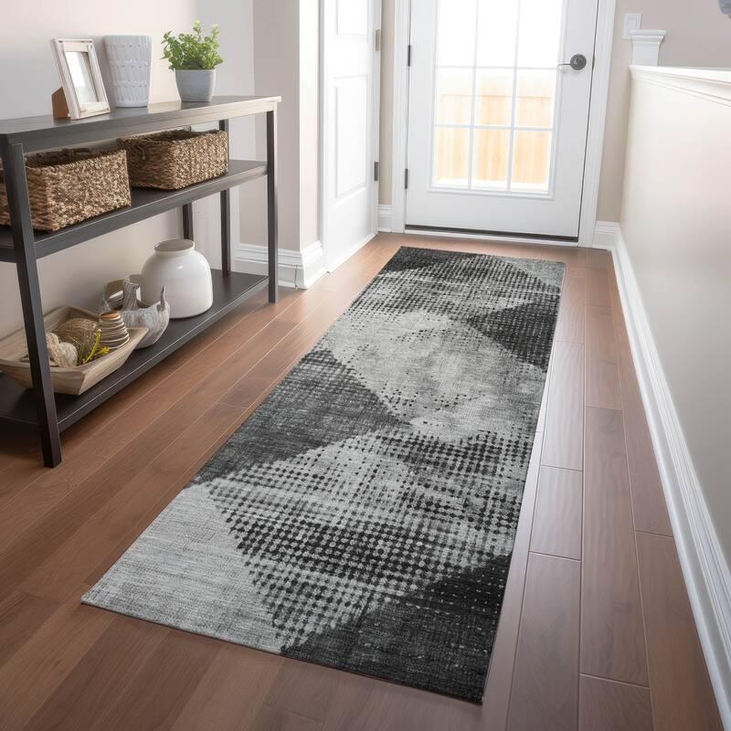 Machine Washable Indoor/ Outdoor Diamond Ombre Chantille Rug - Gray - 2'3" x 7'6"