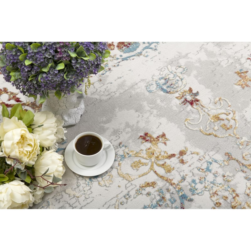 HomeRoots 3' X 5' Gray And Beige Distressed Ornate Area Rug