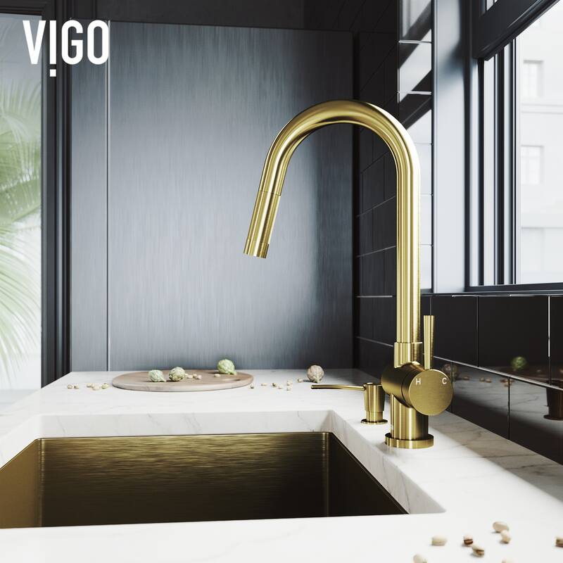 VIGO Gramercy 17" H Single Handle Pull-Down Spout Kitchen Faucet