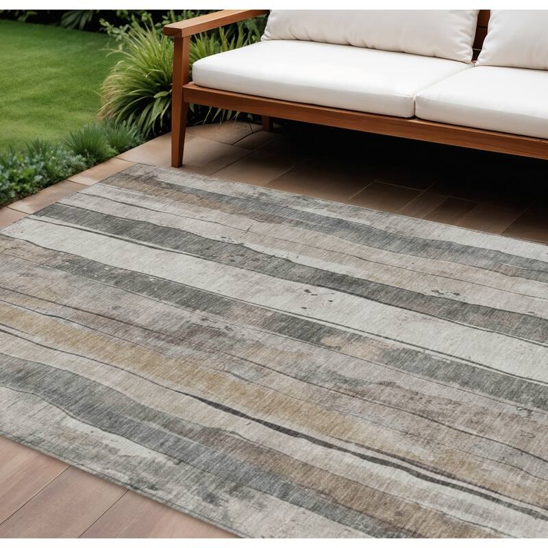 HomeRoots Striped Transitional Rectangle Outdoor Rug - 8' X 10'