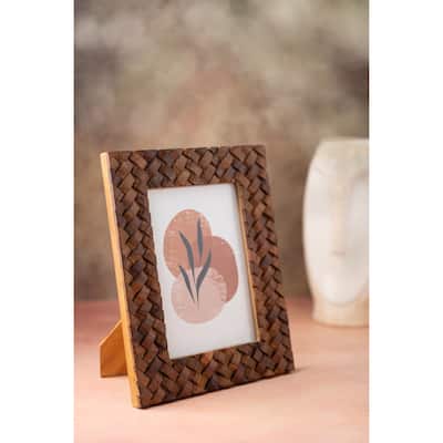Criss Cross Wooden Rectangular Picture Frame - for 5" x 7" Photo - Brown