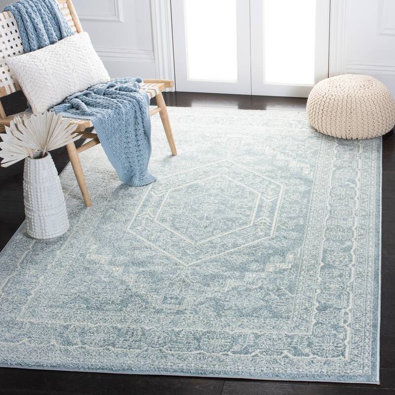 SAFAVIEH Adirondack Cheyenne Rustic Oriental Medallion Rug - 6' x 9' - Slate/Ivory