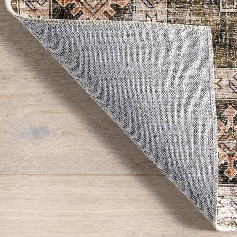 Nuloom Purdie Medallion SplashGuard Machine Washable Area Rug