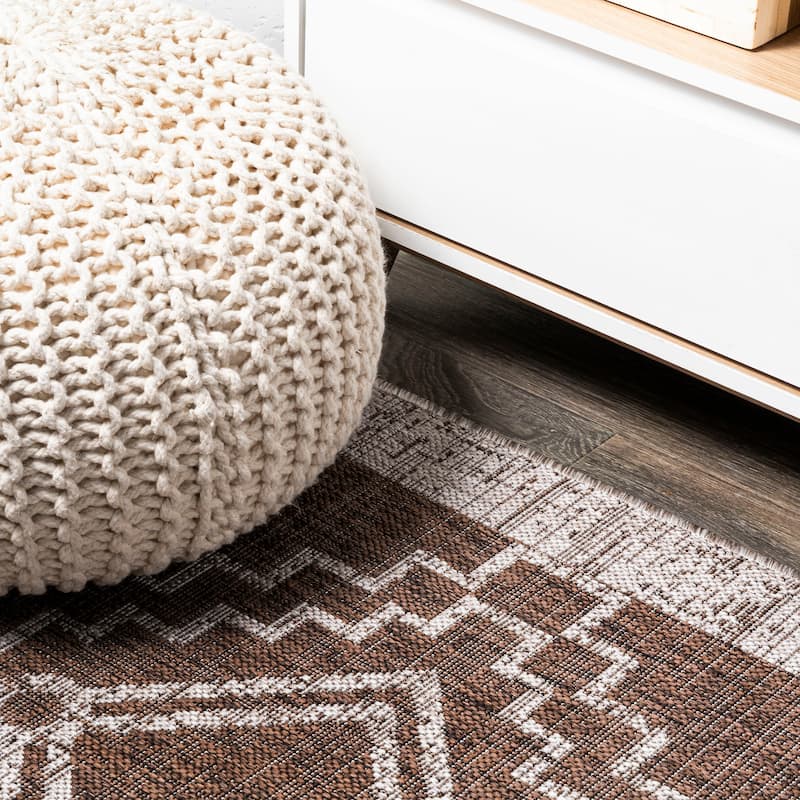 JONATHAN Y Carwa Diamond Tribal Medallion Indoor/Outdoor Area Rug