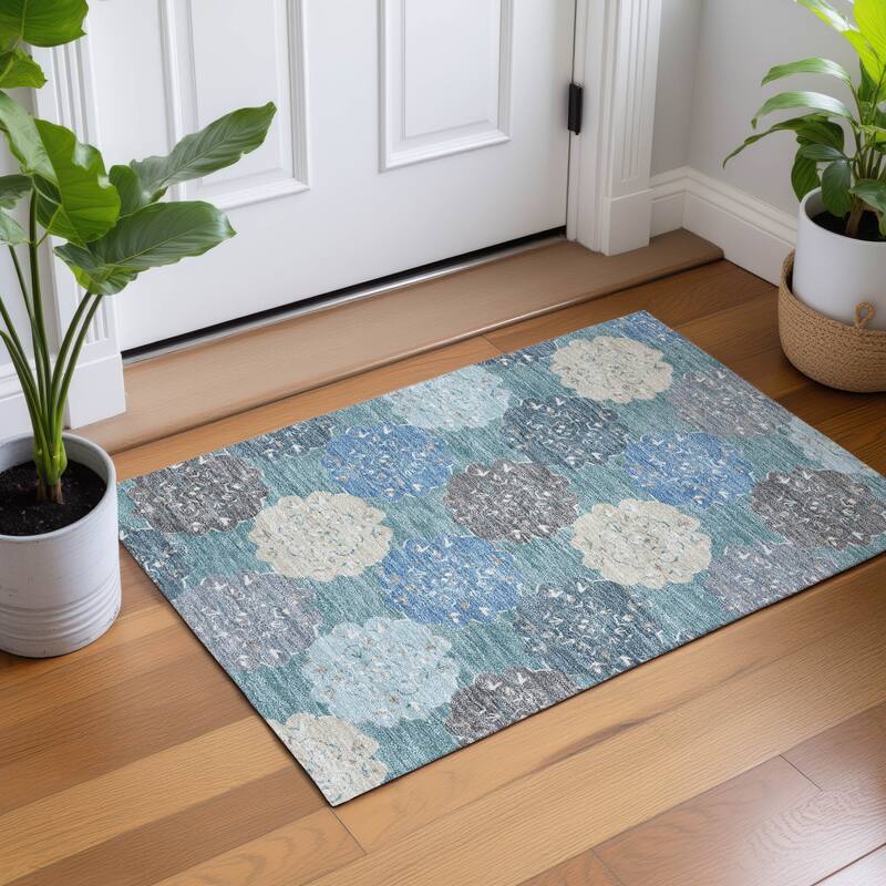 Machine Washable Indoor/ Outdoor Global Motif Chantille Rug