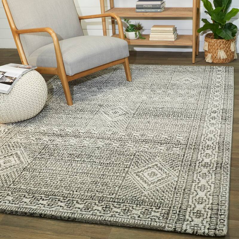 Berlage Transitional Area Rug - 5'3" x 7' - White