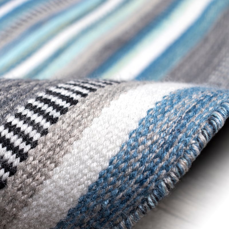 Liora Manne Sonoma Malibu Stripe Hand-woven Indoor/ Outdoor Area Rug