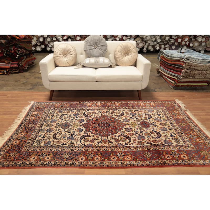 Hand Knotted Oriental 100% Wool Carpet Traditional Floral Beige & Ivories Isfahan Area Rug - 7' 5'' X 5' 1''