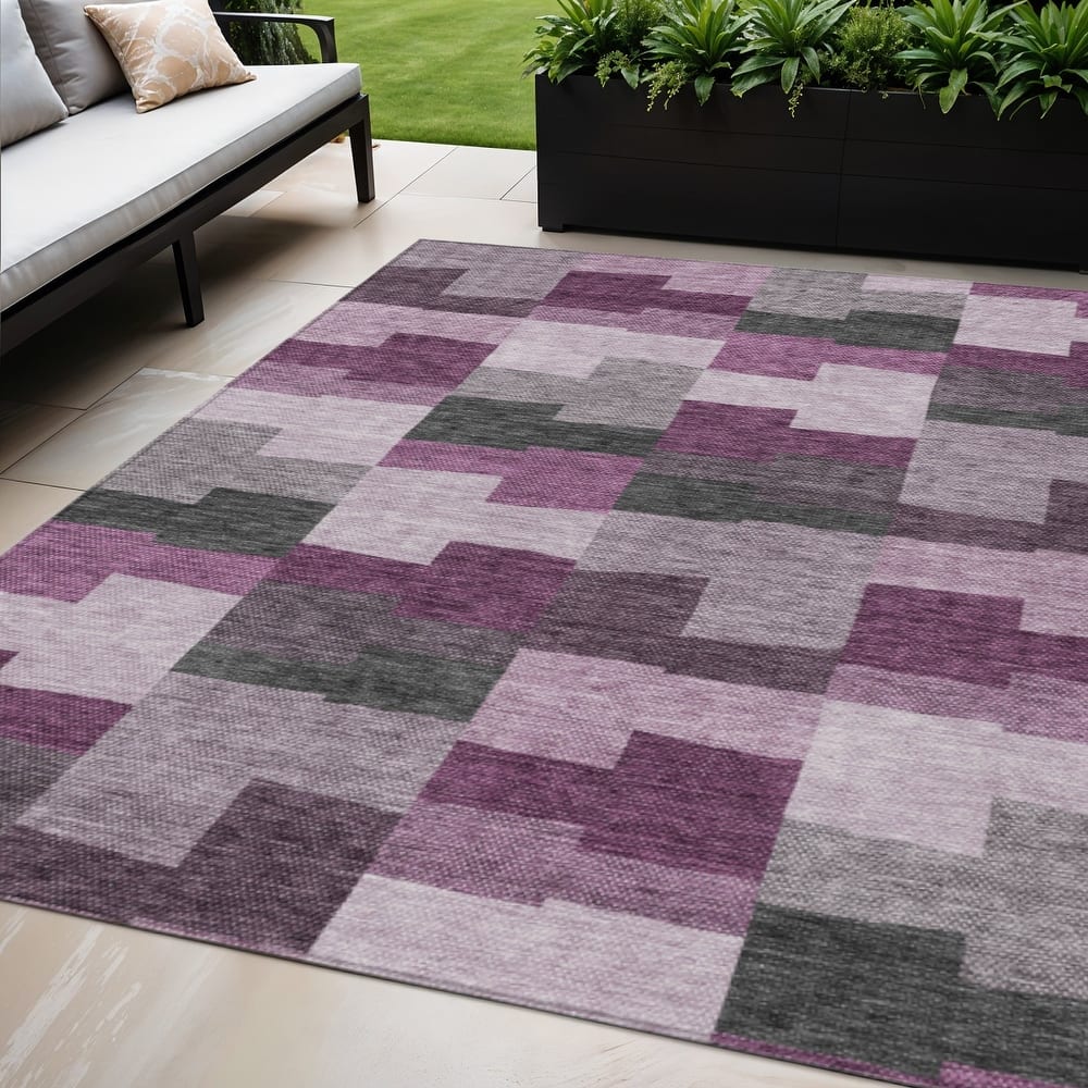 HomeRoots Geometric Transitional Rectangle Outdoor Rug