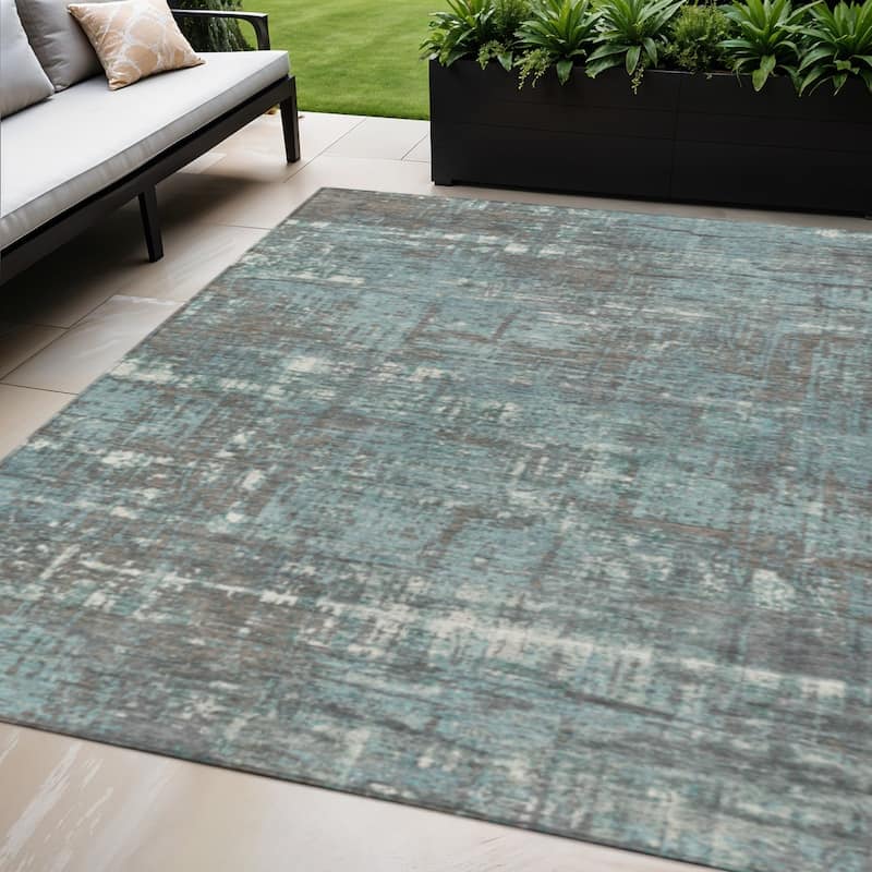 HomeRoots Geometric Transitional Rectangle Outdoor Rug - 5' X 8'