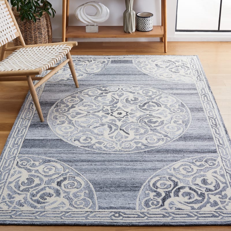 SAFAVIEH Handmade Metro Tietje Medallion Wool Rug - 5' x 8' - Grey/Ivory