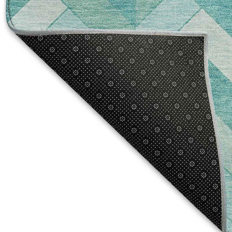 Machine Washable Indoor/ Outdoor Modern Chevron Chantille Rug