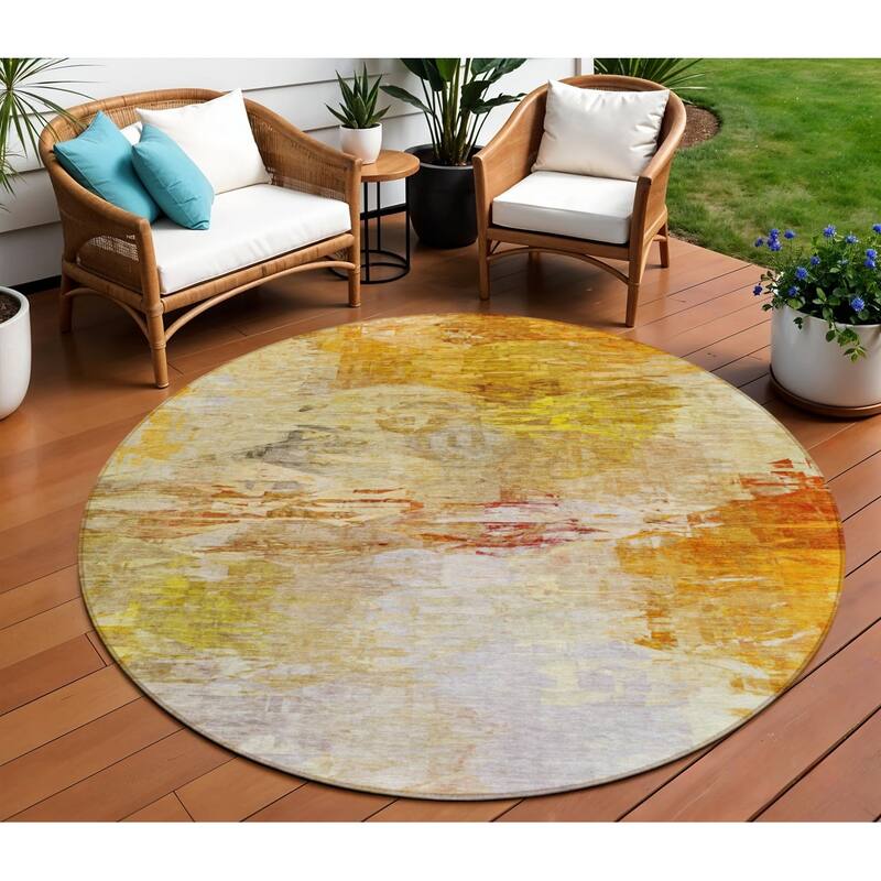 HomeRoots Abstract Transitional Rectangle Outdoor Rug - 8' Round