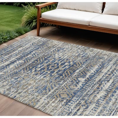 HomeRoots Moroccan Transitional Rectangle Outdoor Rug