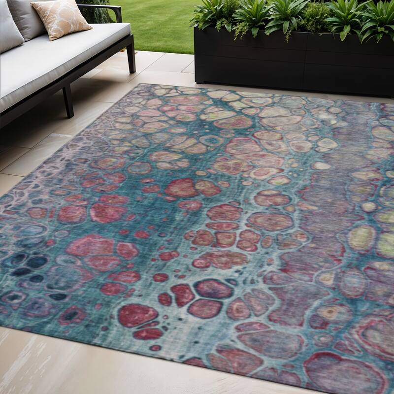 HomeRoots Abstract Transitional Rectangle Outdoor Rug - 5' X 8'
