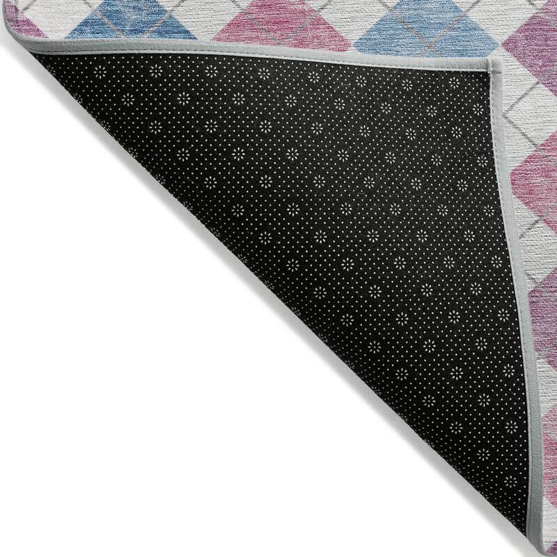 Machine Washable Indoor/ Outdoor Modern Plaid Chantille Rug