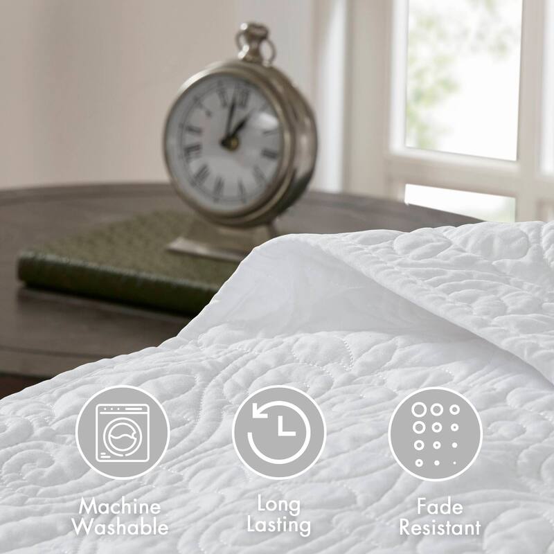 Madison Park Mansfield Reversible Oversized 3-piece Solid Texture Bedspread Quilt Set with Matching Shams
