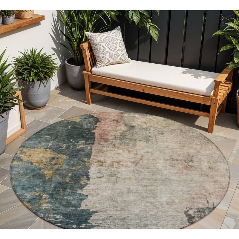 HomeRoots Abstract Transitional Rectangle Outdoor Rug - 8' Round