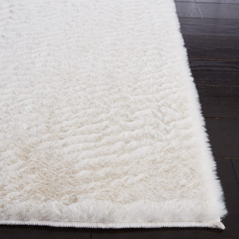 SAFAVIEH Faux Rabbit Fur Catja Machine Washable Slip Resistant - 2' x 3' - Off White - Rectangle
