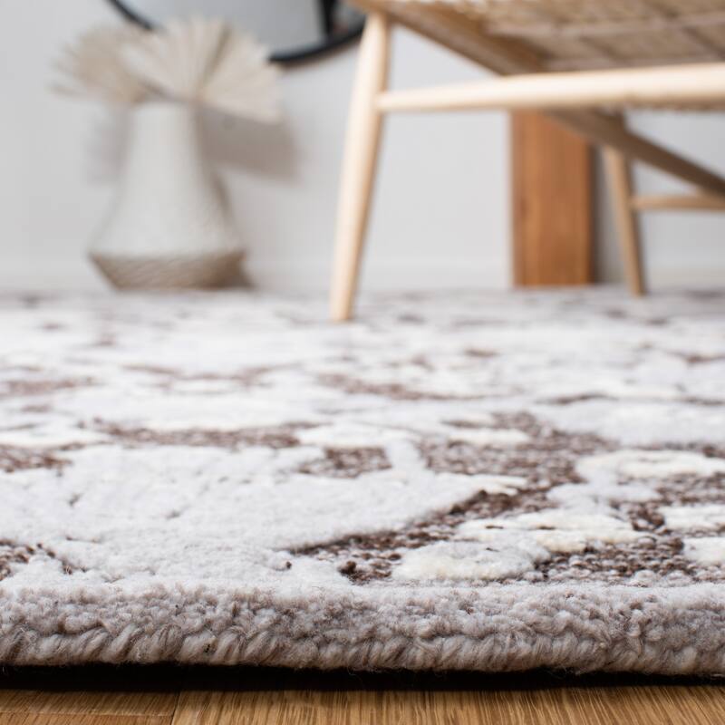 SAFAVIEH Handmade Glamour Adeliya Modern Viscose Rug