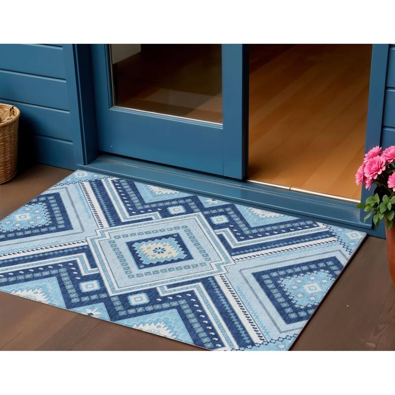 HomeRoots Tribal Transitional Rectangle Outdoor Rug - 3' x 5'