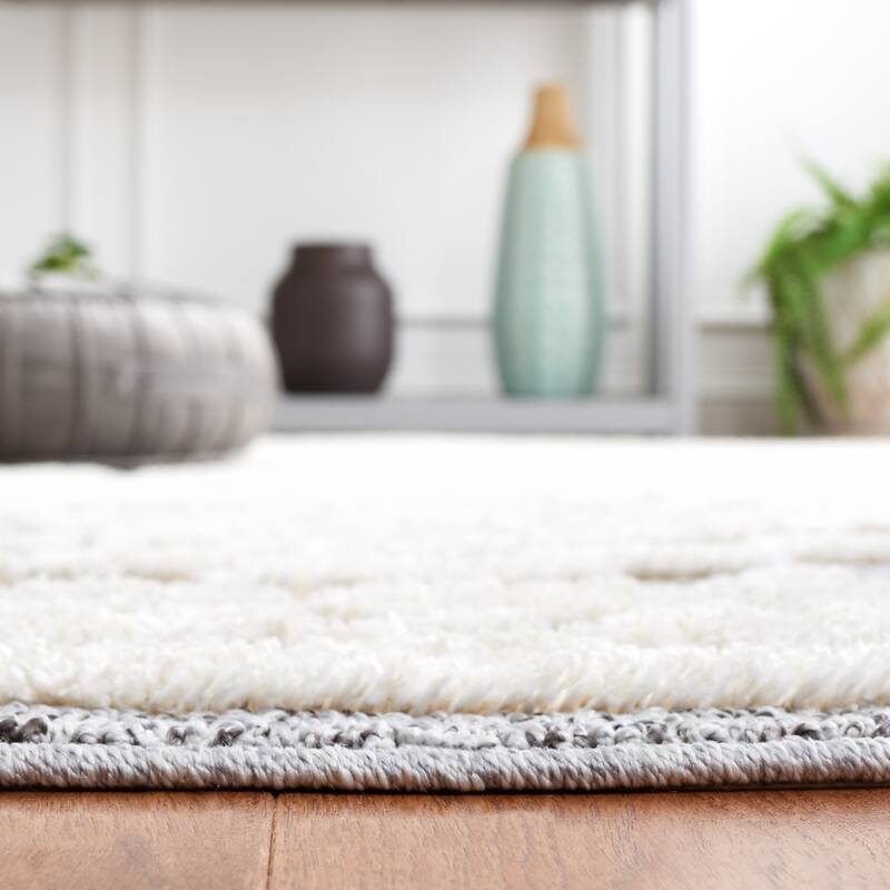 SAFAVIEH Lucia Shag Vladena Plush Rug - 6'7" x 9'