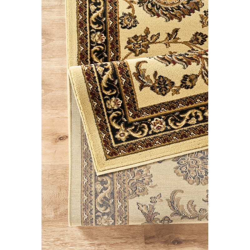 Classic Area Rug - 6' x 7'