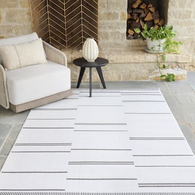 Xavier Modern Striped Indoor/Outdoor Area Rug