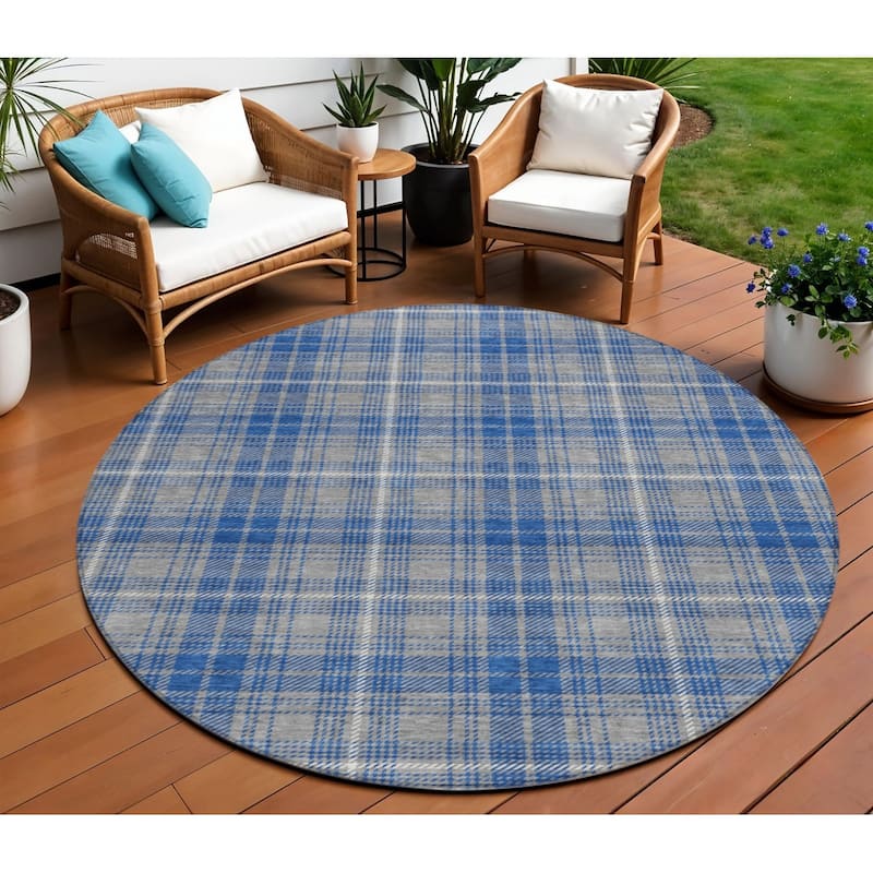 HomeRoots Plaid Transitional Rectangle Outdoor Rug - 8' Round