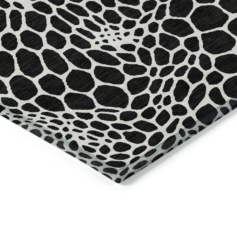 HomeRoots Geometric Transitional Rectangle Outdoor Rug