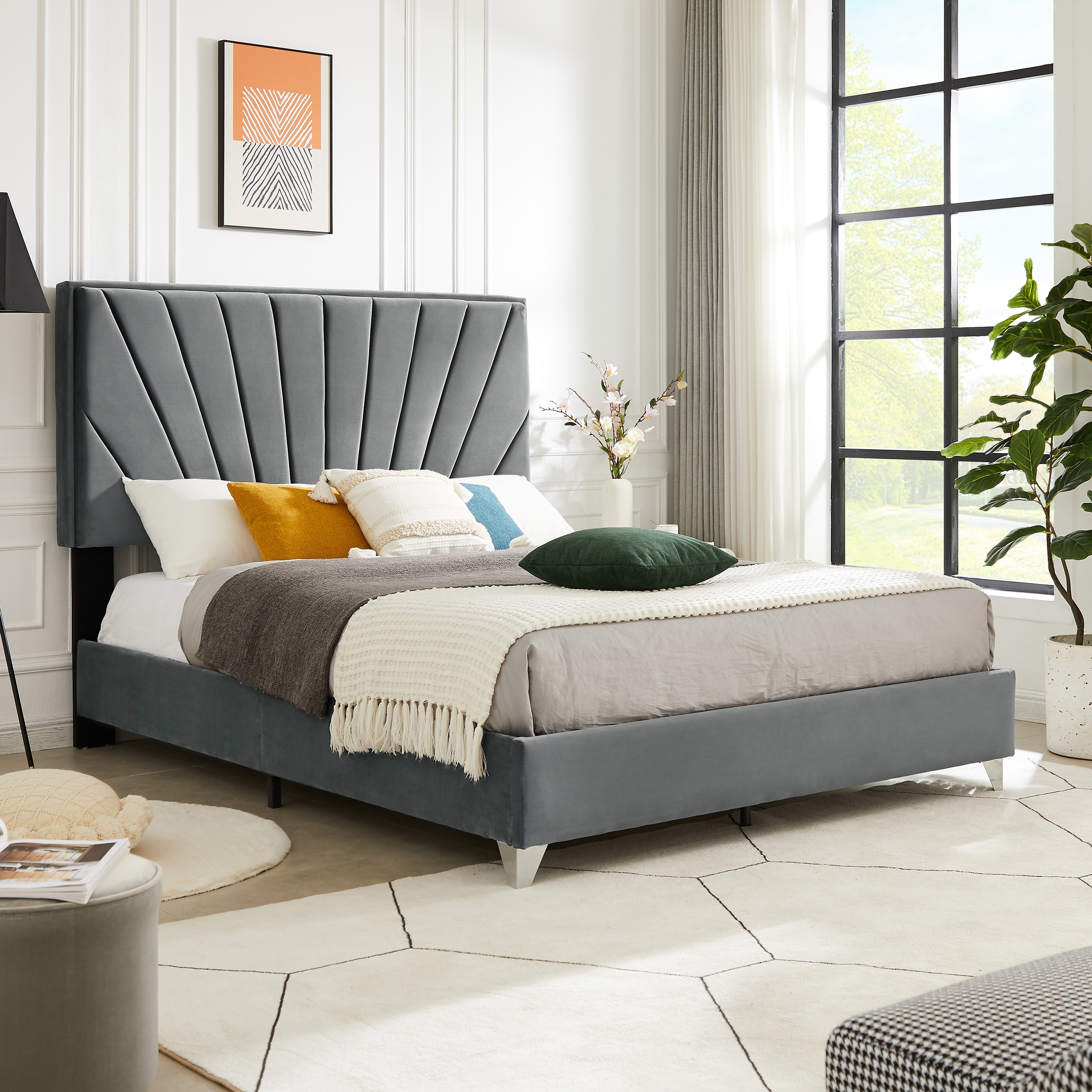 Luxurious Platform Bed Frame Upholstered Bed with Stripe Headboard