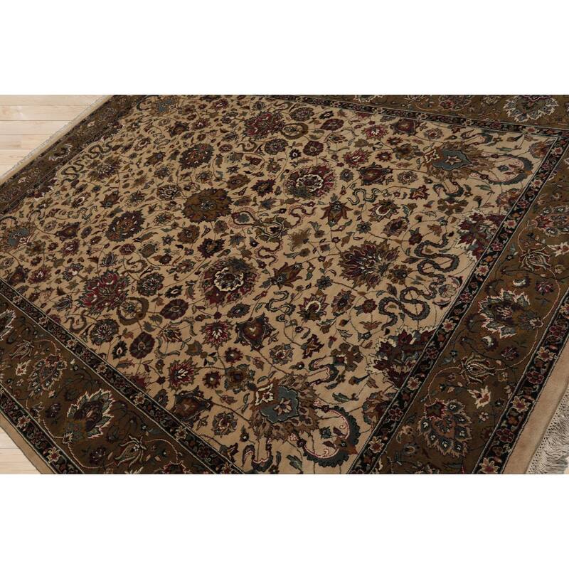 7'9''x10'2'' Hand Knotted Wool Ivory Kazhan 200 KPSI Plush Pile Rug - 7' 9'' x 10' 2''