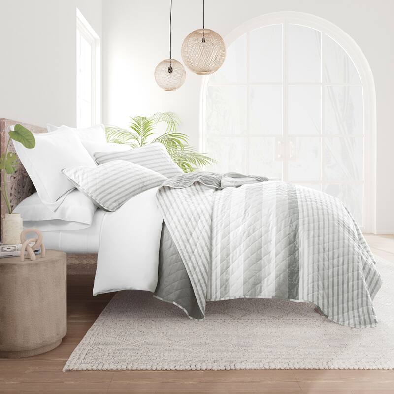 Becky Cameron All Season 3 Piece Summer Stripes Reversible Quilt Set with Shams