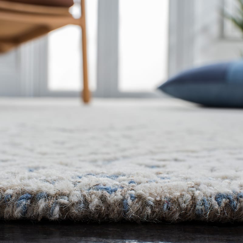 SAFAVIEH Handmade Metro Lorenzina French Country Wool Rug