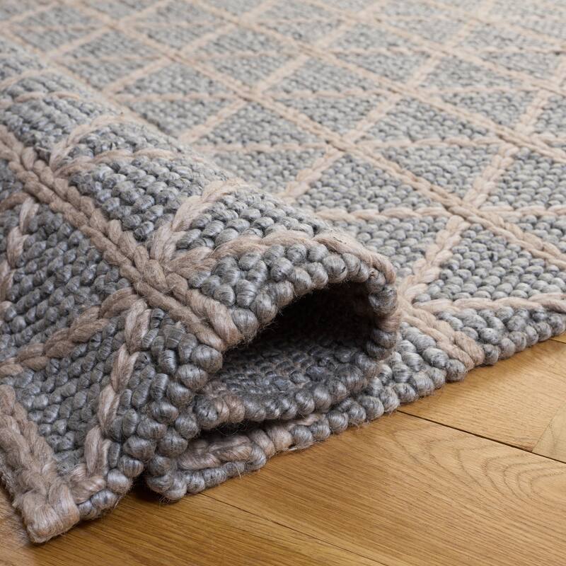 SAFAVIEH Handmade Natura Firoozeh Raised Textured Wool Blend Rug