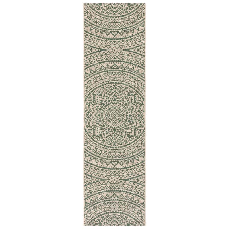 SAFAVIEH Courtyard Jantsje Indoor/ Outdoor Waterproof Patio Backyard Rug