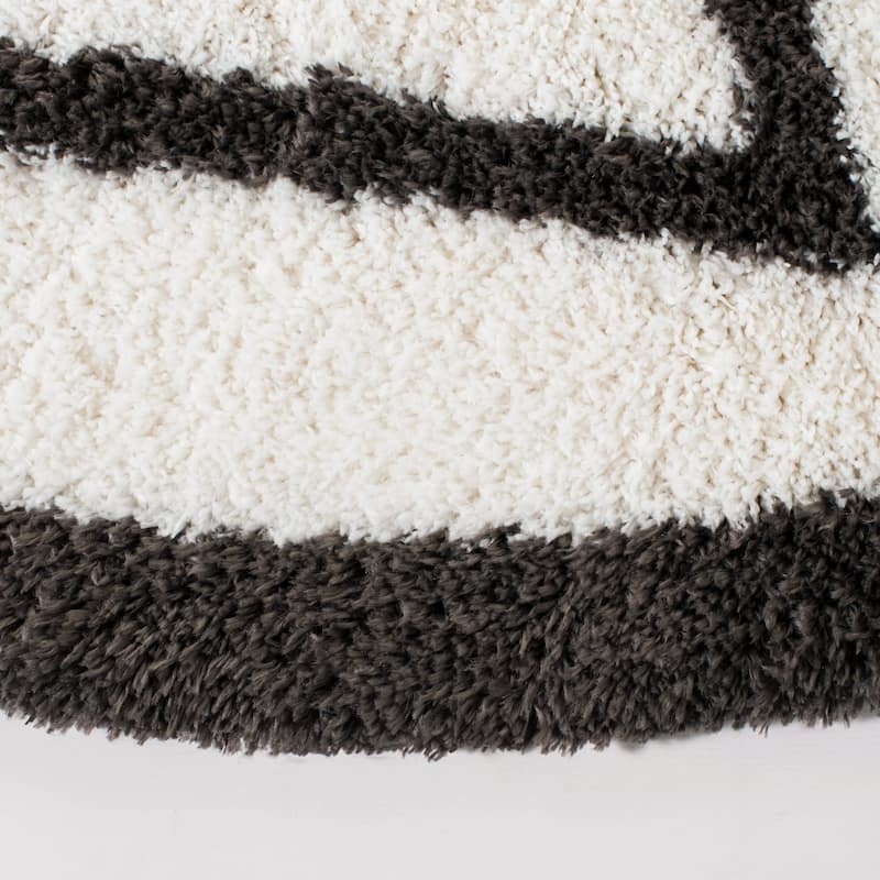 SAFAVIEH Carmella Liucija Shag Trellis Polyester Rug