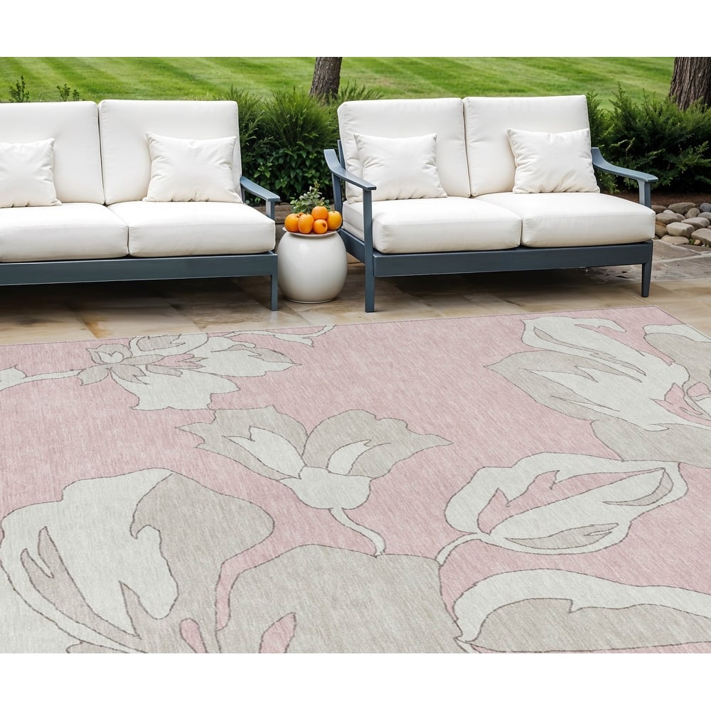 HomeRoots Floral Transitional Rectangle Outdoor Rug