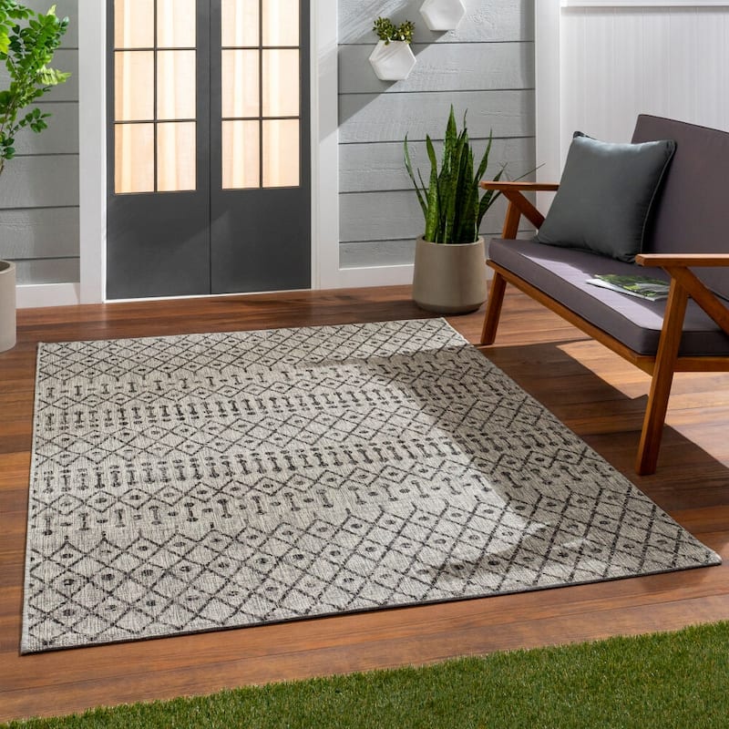 Livabliss Eagean Global Indoor/Outdoor Area Rug - 2'7" x 12' - Black