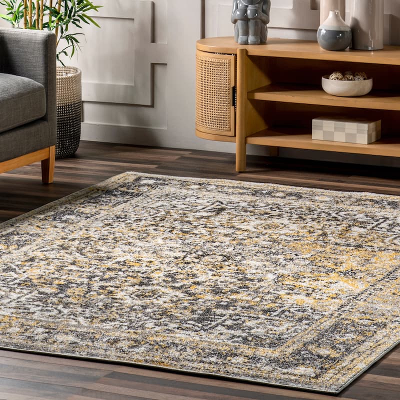 Nuloom Lilah Vintage Medallion Area Rug