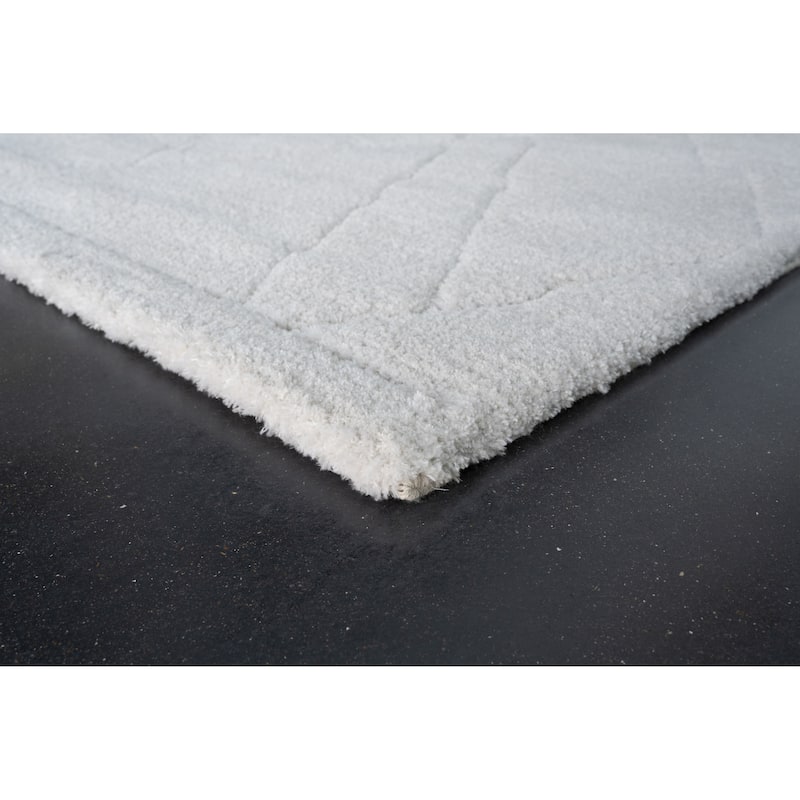 Nina Madison Ivory Recycled Polyester Area Rug - 6' x 9'